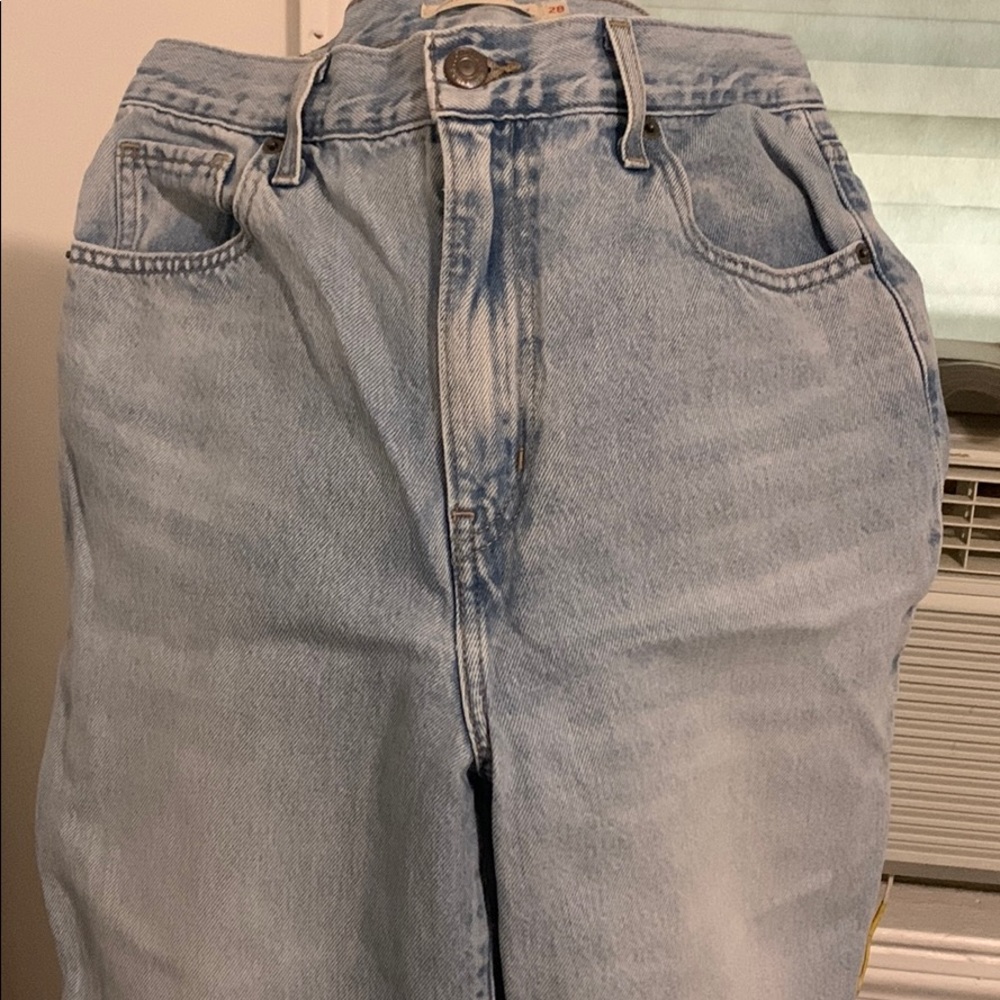 Levi’s High Waisted Straight Jeans Size 28